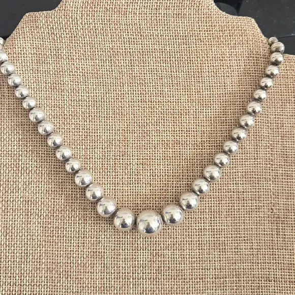 Vintage Sterling Silver Graduated Bead Necklace - Picture 6 of 8